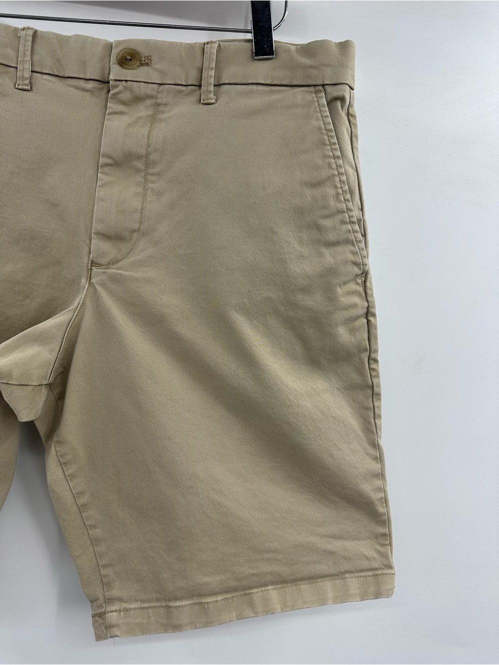 GAP Women's 10” Short Flat Front Shorts in Khaki - Picture 3 of 10